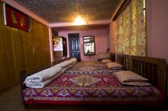 GURUNG GUEST HOUSE