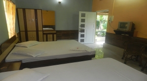 Tuskers den forest resort